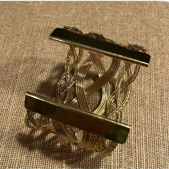 Gold Tone Woven Design Fashion Bracelet Cuff New No Tags Boho Glam Chic - Picture 3 of 3
